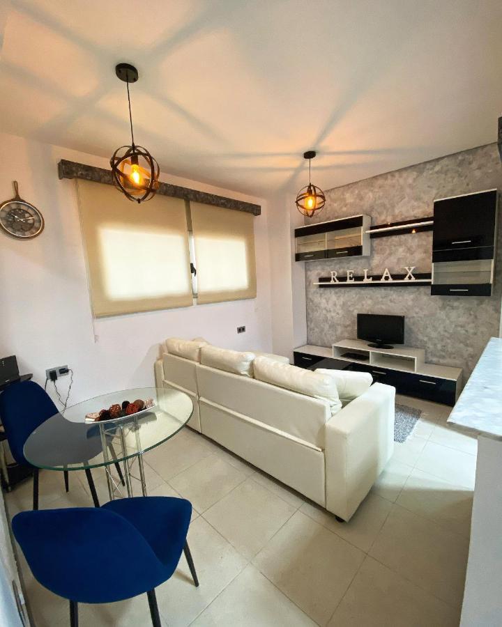 Aparta Suite La Nuit Calafell Buitenkant foto